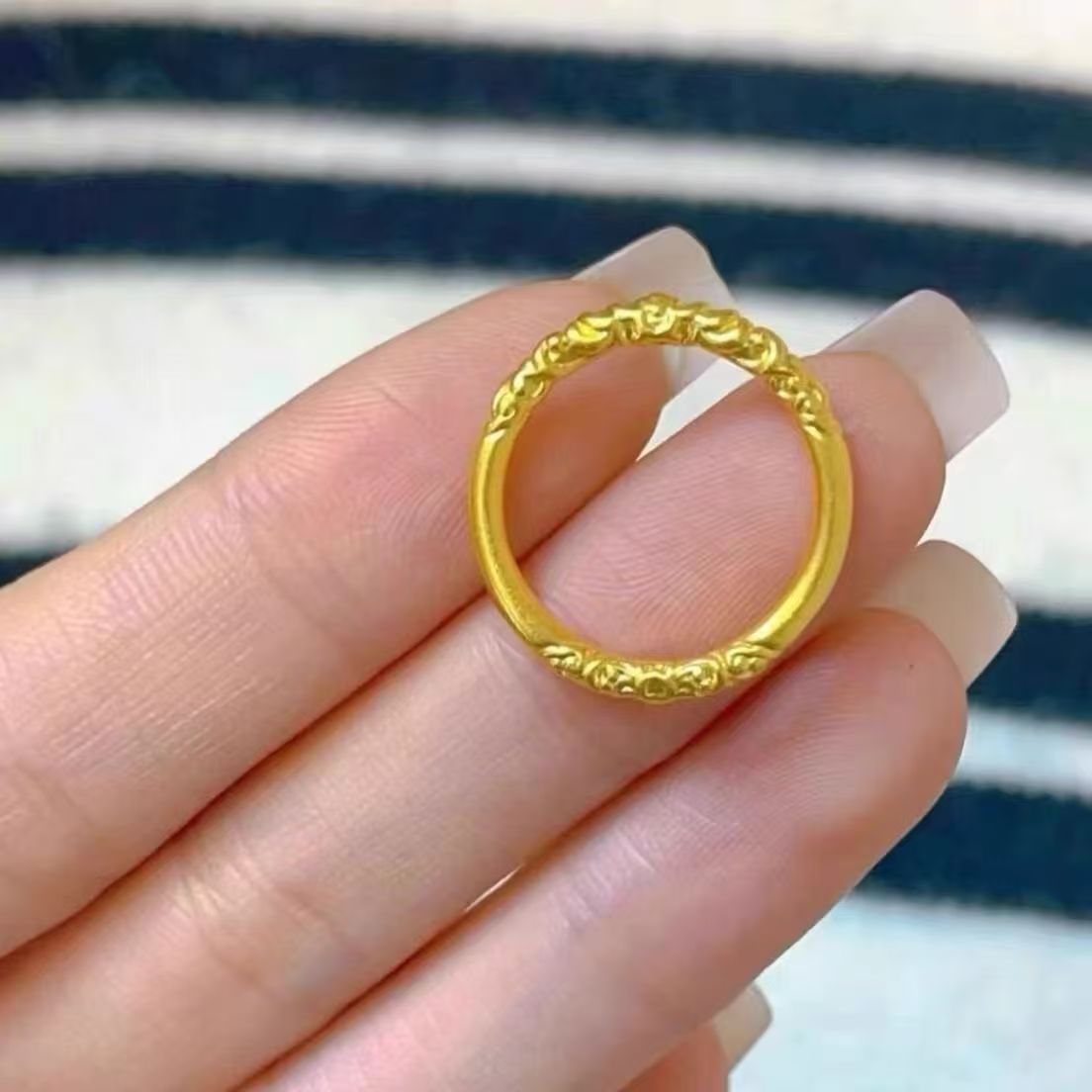 Ancint Craft Inhritd Grass Hoop For Womn Vitnam Sand Gold Plain Circl Bauhinia Scroll Pattrn Solid Braclt_voghion.com