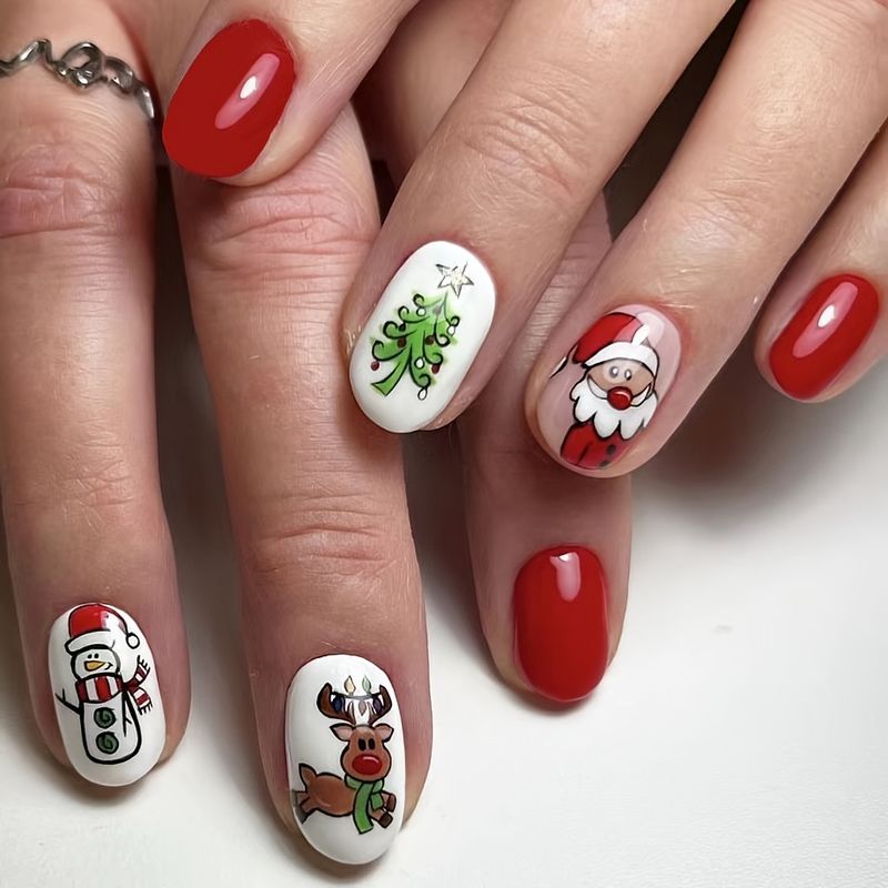 Short glossy wearing nail red and white Santa Claus Christmas tree Christmas elk cute  nails Christmas_voghion.com