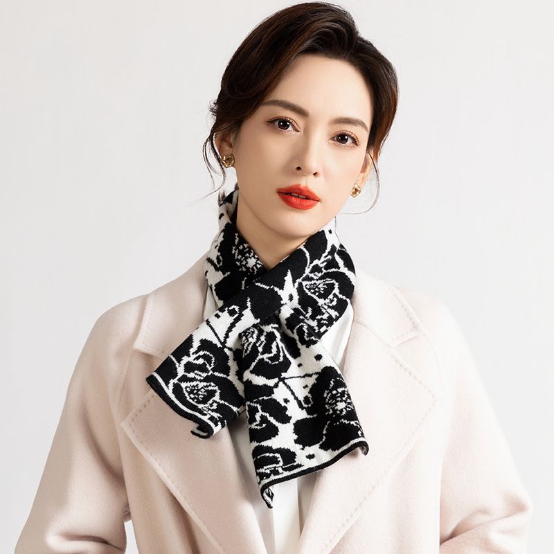One-Piece Dropshipping Autumn Winter Women's Fashion Warm Short Small Neck Pure Wool Plug Hole Scarf W1098_voghion.com
