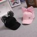 Carino Mesh Primavera Estate Bambini Berretto da baseball Ragazze Snapback Berretti Hip Hop Orecchio di coniglio Perla Grande fiocco Cappello da sole per bambini_voghion.com