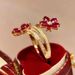 2025 Nouveautés Mode Vintage Délicate Floral Ruby Rings pour Tempérament Féminin Incrusté Plein de Zircone Cubique Ouverture Anneau Fête_voghion.com