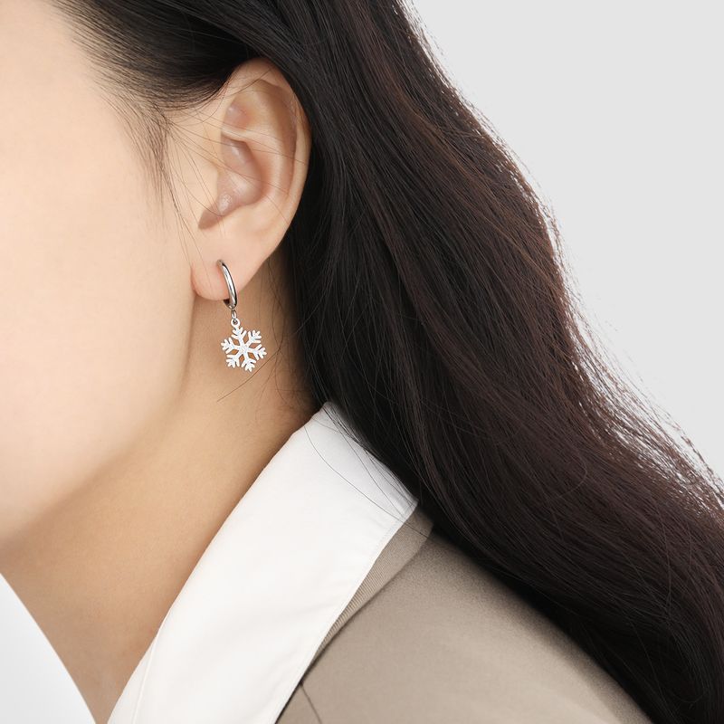 Frosted snowflake earrings fashionable personality gold plated high grade versatile titanium steel earrings_voghion.com
