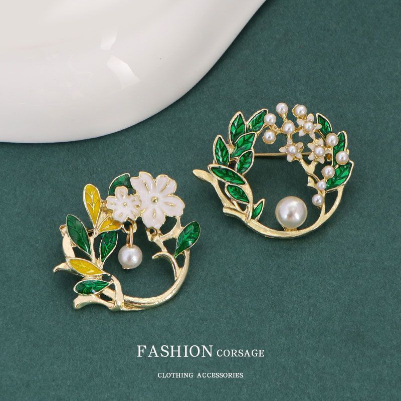 Natural Pearl Gardenia Brooch High-end Retro Brooch Femininity Pin Skirt Waist Anti-light_voghion.com