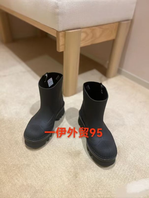 best Shoes New Shell 1 Toe Solid Color Fan-Shaped Trim Thick Sole Height-Increasing Short Tube Slip-On Fashion Versatile Rain_voghion.com