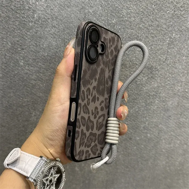 Bunte Leopardenmuster-Lederhülle für iPhone 16 15 14 Plus 13 12 11 Po Max Stoßfeste Linse mit Trageschlaufe_voghion.com