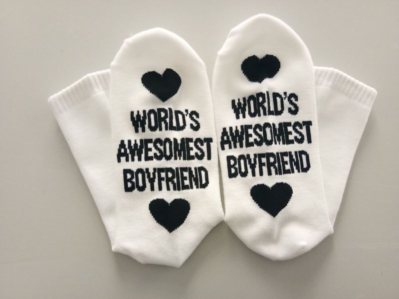 2025d Casual Unisex English Letter Cotton Mid-Calf Socks_voghion.com