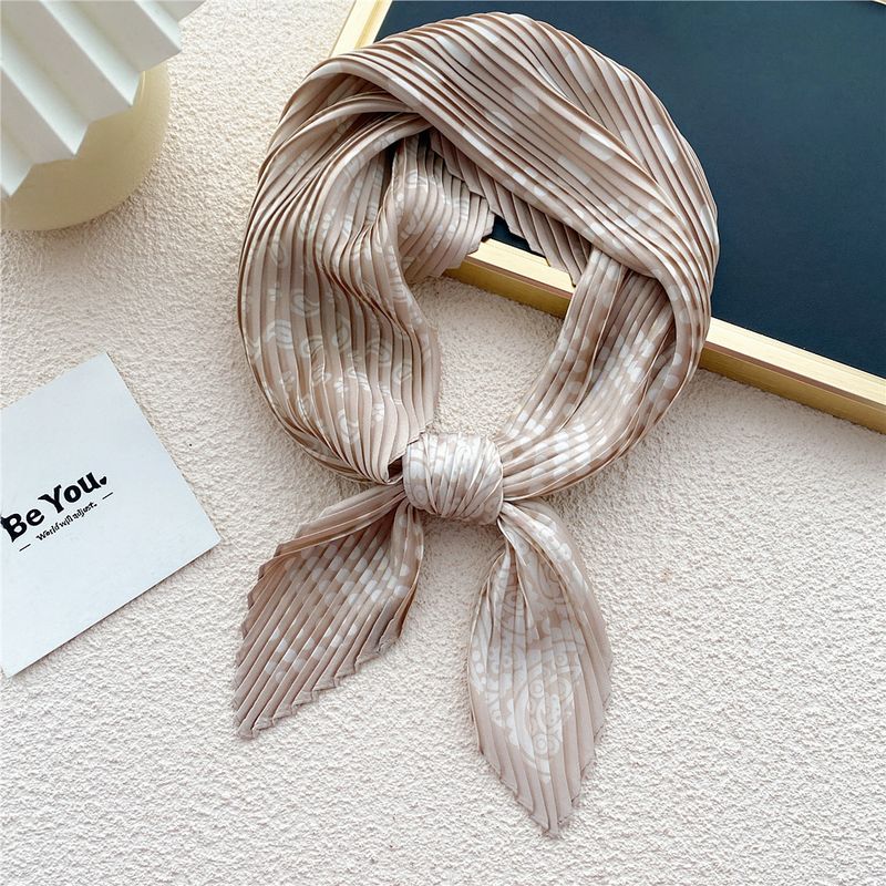 Geplooide zijden vierkante sjaal voor dames - Kleine modieuze sjaal (lente/herfst/winter stijl, veelzijdig voor overhemden, pakken en haaraccessoires)_voghion.com