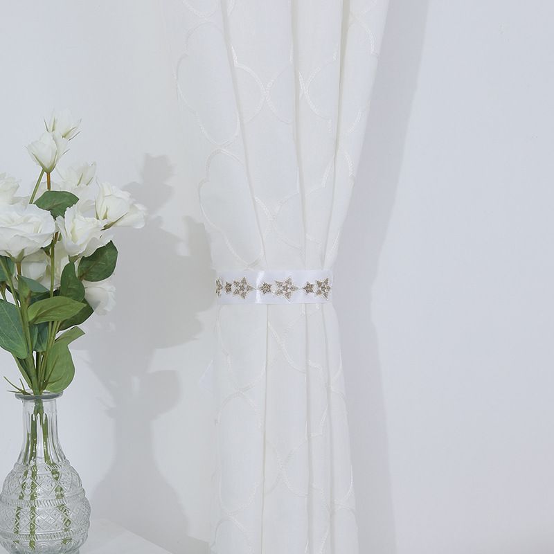 Raffhalter für Spitzenvorhänge – Moderne, transparente Fensterschärpe mit Stickerei (2er-Set, verstellbar, 18 x 38 cm/45 x 135 cm, Sternen-/Schneeflocken-/Kleeblatt-Design)_voghion.com