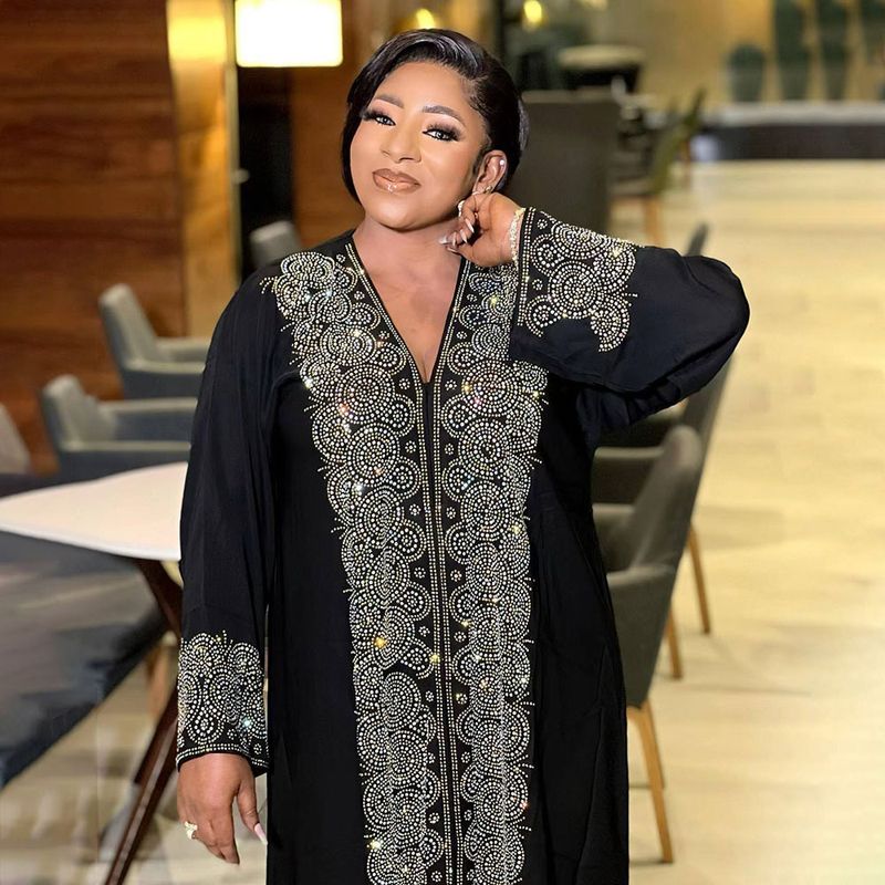 Vêtements pour femmes Robe ethnique africaine Robe de style musulman Mode col en V Source de diamants chauds_voghion.com