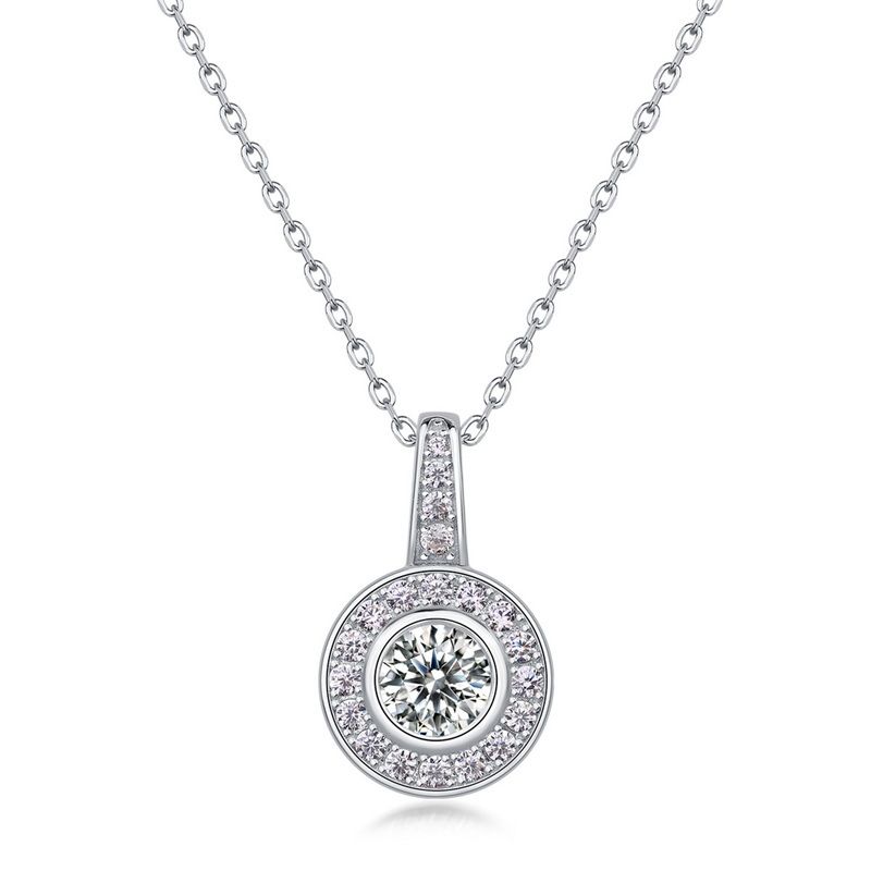 Nytt briljant Moissanithänge S925 Silverinläggning Rund Färgad Diamant Nyckelbenskedja Lätt Lyxigt Mode_voghion.com