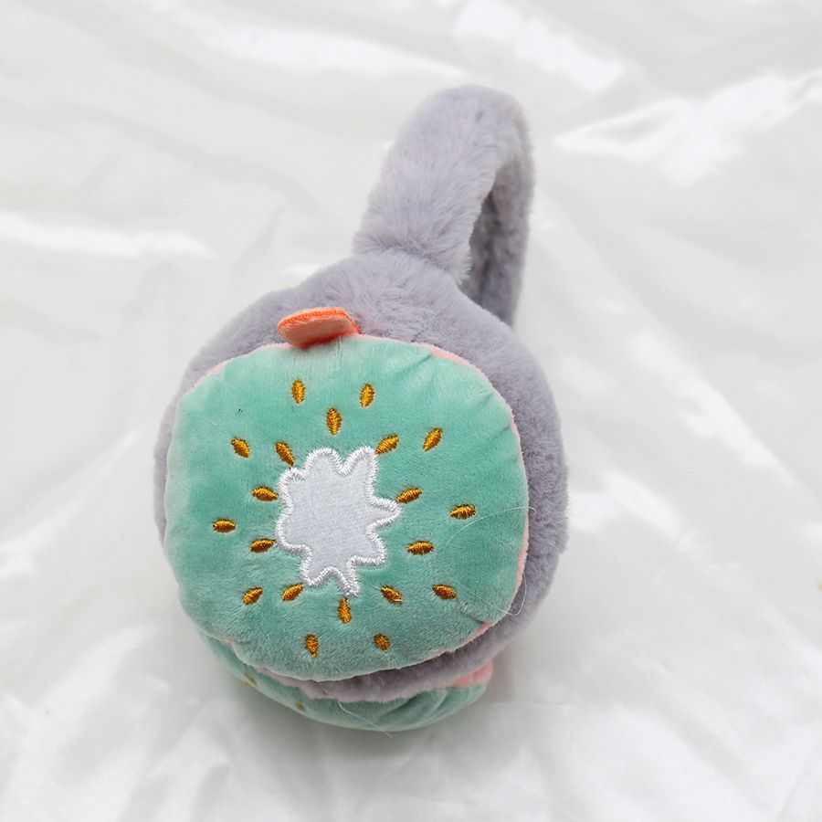 Paraorecchie per tenere al caldo in inverno i ragazzi e le ragazze che vanno in bicicletta per evitare il congelamento. Paraorecchie per proteggere le orecchie dei bambini. ..._voghion.com