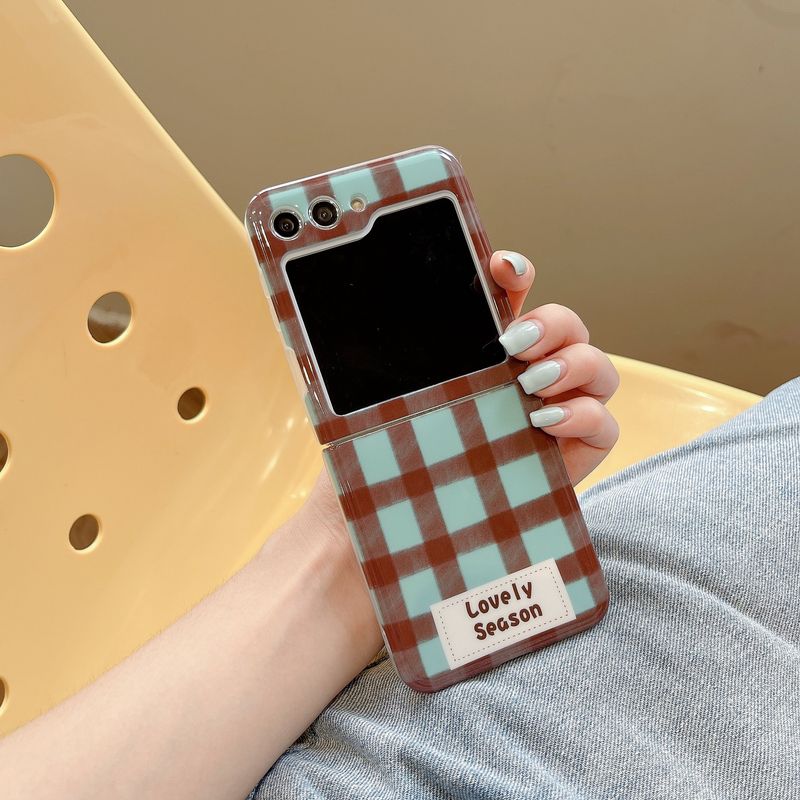 Brunblått rutigt engelskt Galaxy zflip5 vikbart skyddsskal för Samsung zflip3/4 Bear Chain_voghion.com