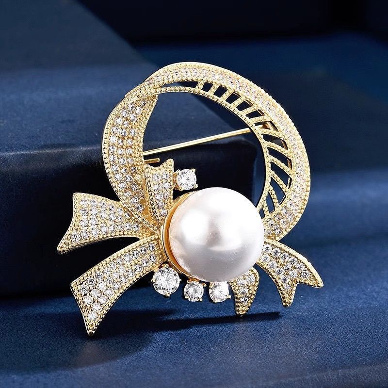 Temperament Full Diamond Ribbon Brooch Female Elegant Atmospheric Pearl Brooch Light Luxury High Design Pin Suit Accessories_voghion.com