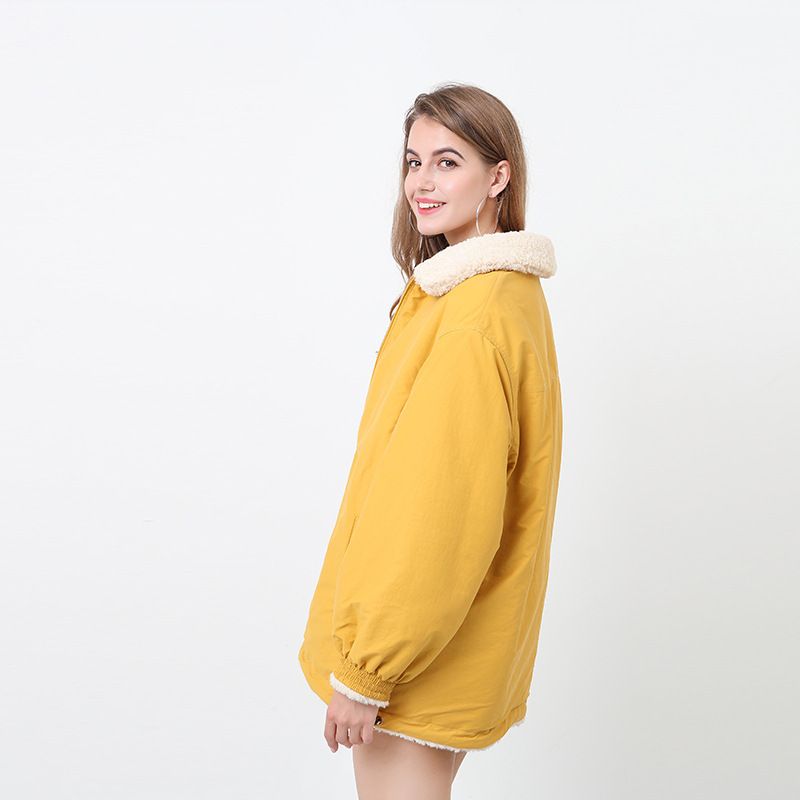 Cappotto caldo invernale di media lunghezza in lana di visone con collo largo e fodera in pelo di visone intero_voghion.com