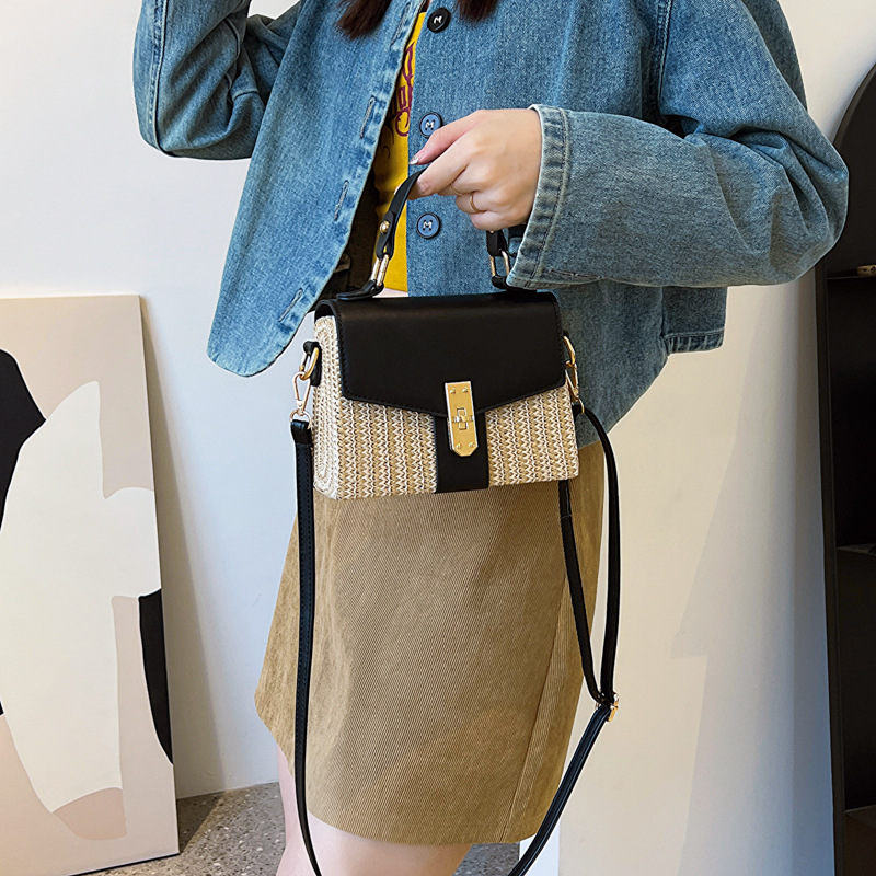 Women's Fashionable Lock Buckle Grass Leisure Handpicked Texture Oblique Cross Beach Woven Single Shoulder Bag_voghion.com