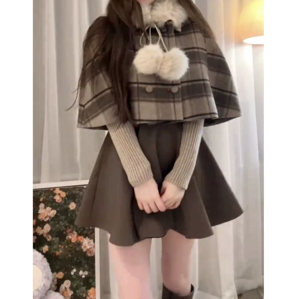 Ensemble de trois pièces de veste cape à col en fourrure à motif de style pour femme automne et hiver pull tricoté à base kaki avec_voghion.com