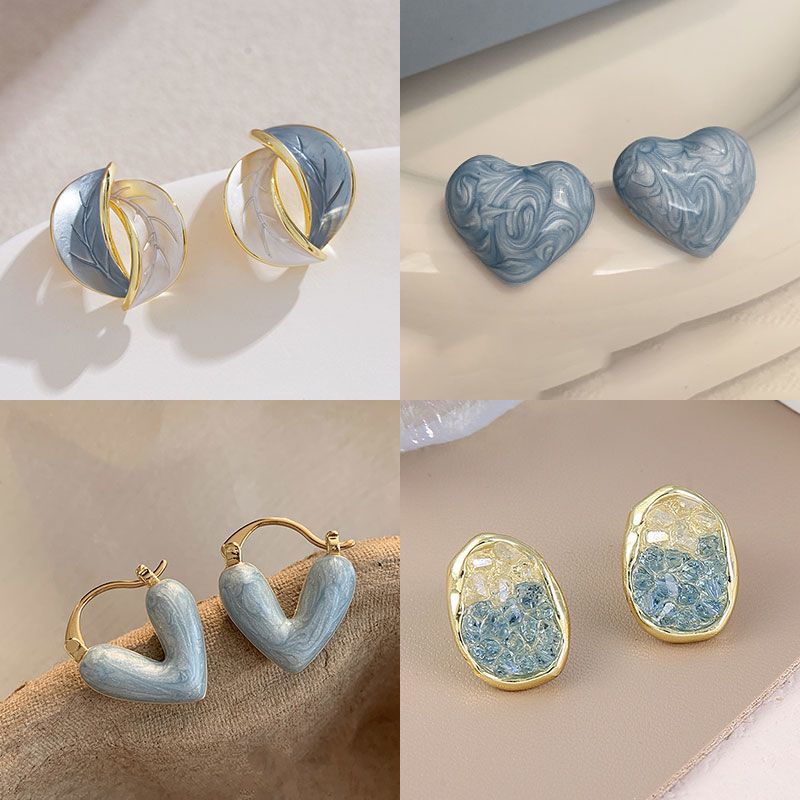 Design Sense Tea Series Gray Leaf Unique Temperament High-end Feel Heart-shaped Stud Earrings Super Fairy Ear_voghion.com