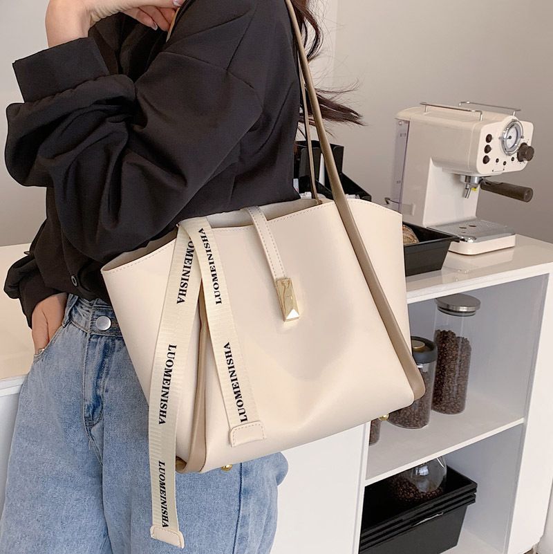 Borsa grande Borsa grande capacità da donna 2023 Borsa a tracolla versatile per pendolari di nuova moda_voghion.com