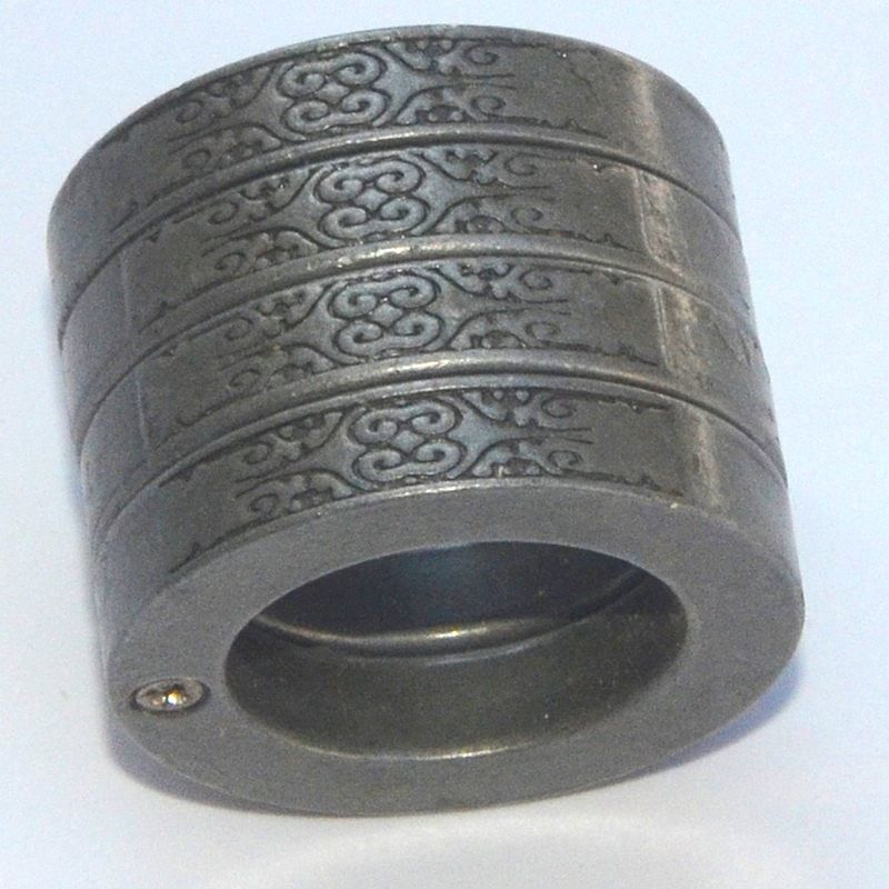 Men's Tactical Knuckle Ring – Hexagonal & Round Brass Knuckles, Self-Defense Tool & Emergency Window Breaker_voghion.com