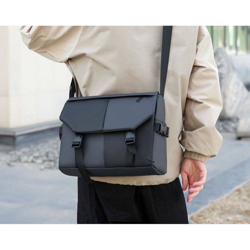 New backpack, simple style, neat and clean style, practical and durable, with large capacity
_voghion.com