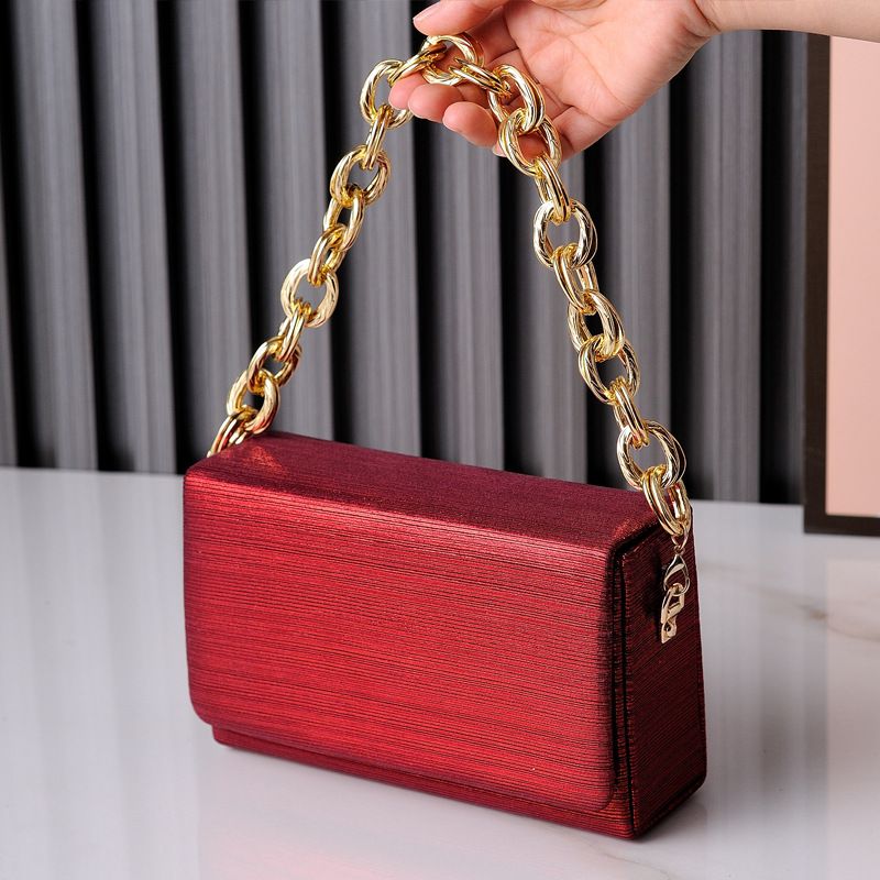 borsa quadrata, borsa da sera con catena speciale, borsa versatile per ragazza alta di fascia alta, semplice borsa a tracolla_voghion.com