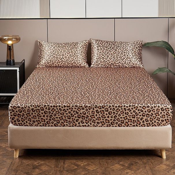 Szatén nyomott selyem ágynemű és párnahuzat három részes szett Arany Leopard Ezüst Leopard Rózsaszín Leopárd ágytakaró és párnahuzat_voghion.com