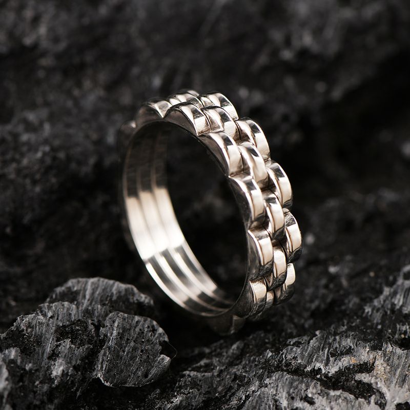 Cinturino per orologio da uomo con personalità unica, in acciaio al titanio, resistente allo sbiadimento, accessorio di moda_voghion.com