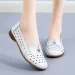 Jarní a letní nové kožené malé bílé dámské ploché módní ležérní duté měkké podrážky velké velikosti dámské boty 456_voghion.com