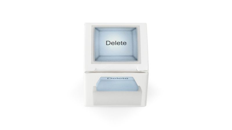 Smooth Action Delete Keyboard with Budget-Friendly Lighted Keychain_voghion.com