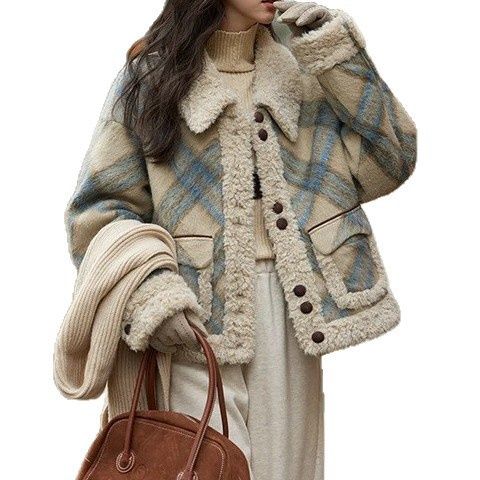 Casaco feminino Calm Calm vintage xadrez em lã de cordeiro, modelo curto, grosso e quente, para o inverno de 2025._voghion.com