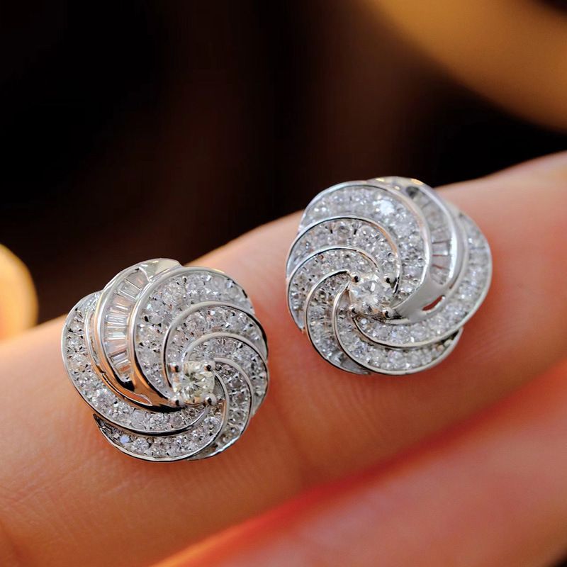Cao Shi's Elegance And High Quality Zircon Spinning 2024 New Trendy Luxury With Sparkling Diamond Geometry Earrings_voghion.com