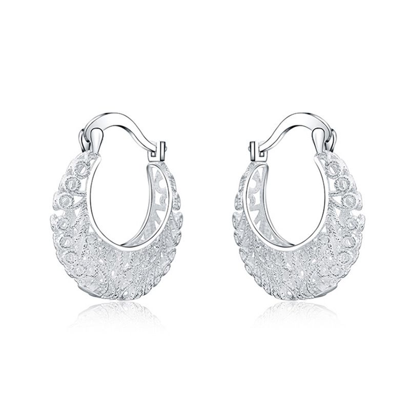 Cao Shi With Hollow Weaving Pattern And Women's Through Flower Metal Circle Earrings_voghion.com