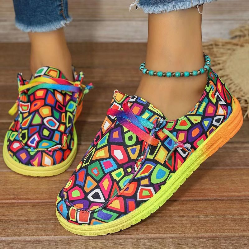 Damenschuhe Neue große Schnürschuhe Bunte Low-Top-Schuhe für Frauen im ethnischen Stil Graffiti Lazy Canvas Flache Schuhe_voghion.com