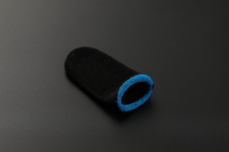 Unisex Carbon fiber gaming finger sleeve gaming aid_voghion.com