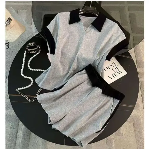 Ensemble deux pièces short à manches courtes et manches courtes, coupe ample et amincissante, tendance été._voghion.com