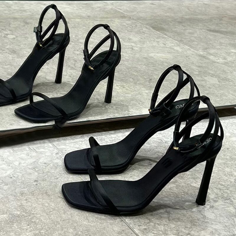 Dawangs sommarnya 2025 fyrkantiga höga skor med öppen tå och djärv och elegant stil för kvinnor. Sandaler med smal klack_voghion.com
