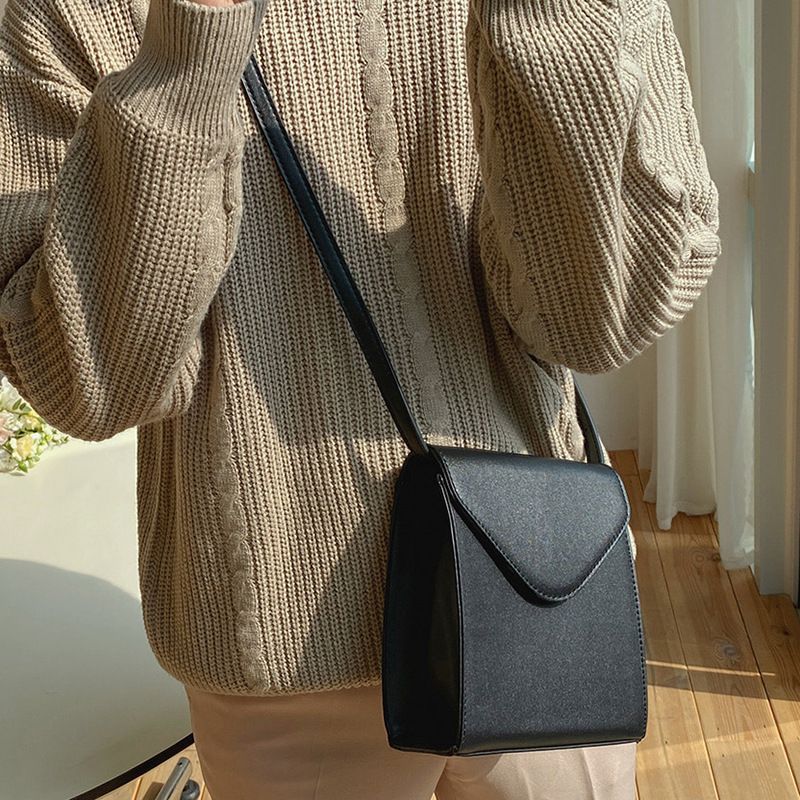 2022 Primavera/Estate Nuovo Coreano Semplificato Verticale Telefono Spalla Laterale in Pelle per Uomo Stile Instagram Crossbody Piccolo_voghion.com