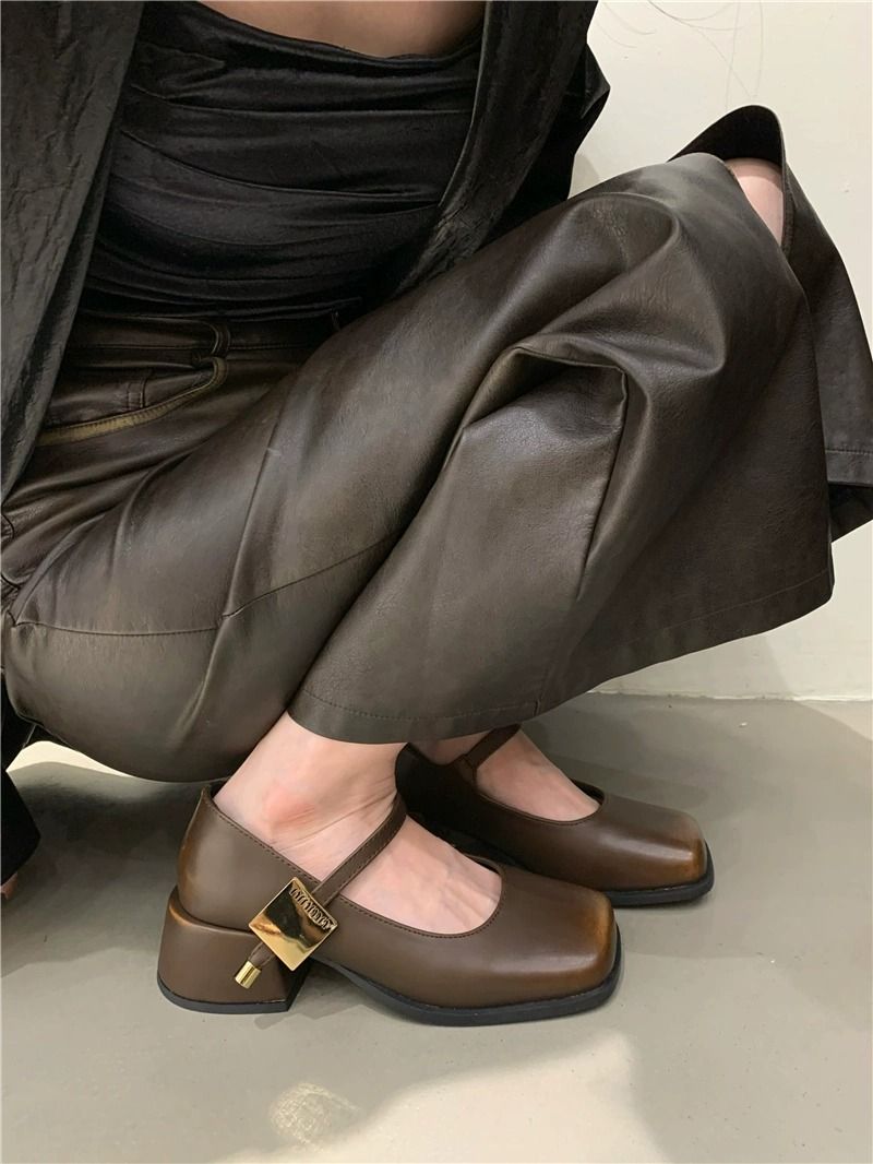 Little Fragrant Wind Mary Jane 2024 New Autumn And Winter Thick Heels, Colored Square Head, One Button Strap, Single_voghion.com