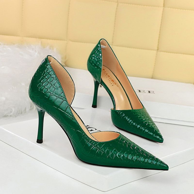 Sexy schlanke Super-High-Heels schmale Absätze flacher Mund spitze Seite durchbrochene Lackleder Schlangenschuhe für Frauen_voghion.com