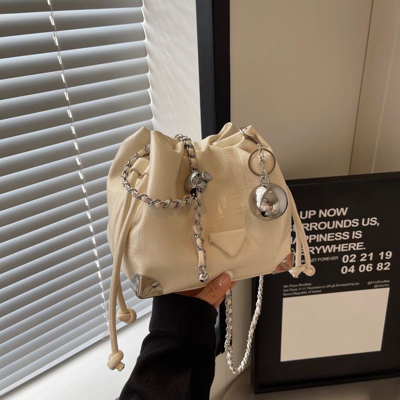 Borsa a tracolla con catena versatile in argento con texture avanzata per donna 2024, nuova estate, monospalla alla moda_voghion.com