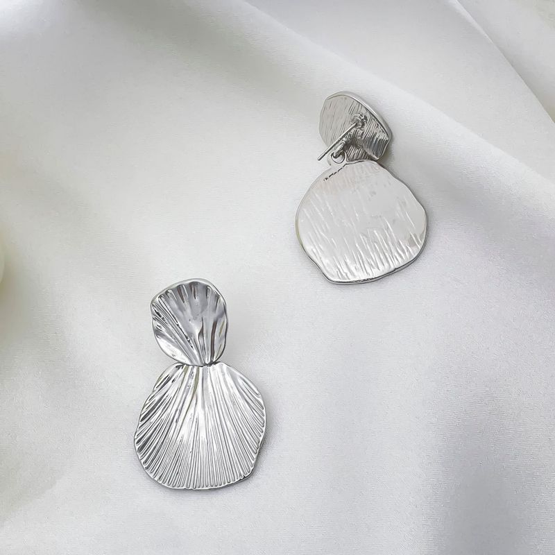 Orecchini di lusso in foglia di rame placcato oro con design a nicchia con ago in argento, gioielli per le orecchie di alta qualità_voghion.com