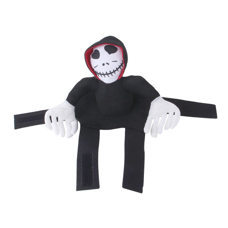 Mascota duende montando un perro y disfrazada de gato para Halloween_voghion.com