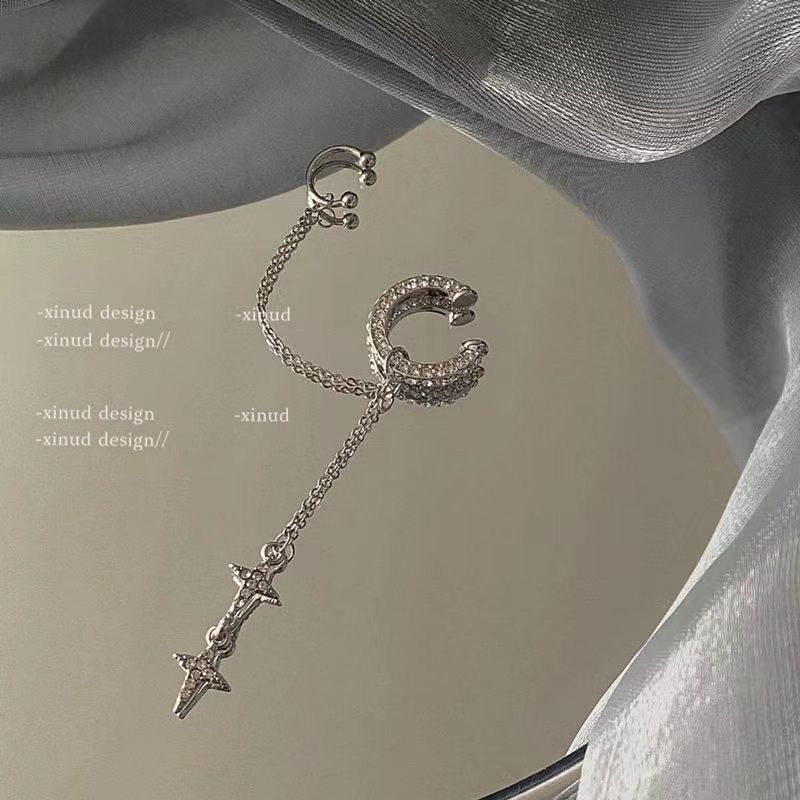 Nouvelle pince à pompon intégrée pour femme, sans trous d'oreille, personnalité féminine de niche, sensation haut de gamme, style froid et cool_voghion.com
