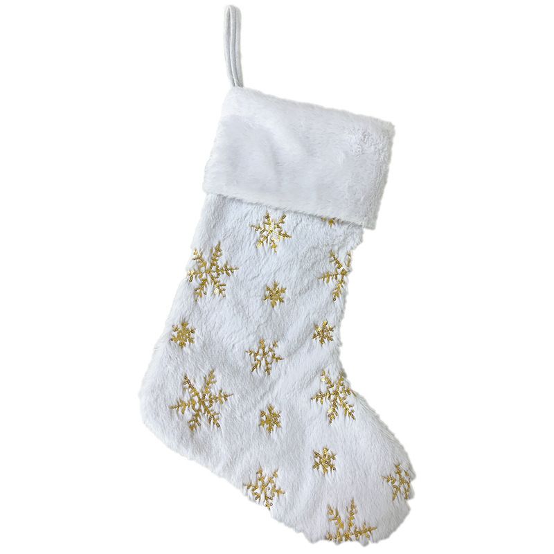 Bestickte Schneeflockenstrümpfe, große dekorative Geschenksocken für Weihnachten, Kaminsims_voghion.com