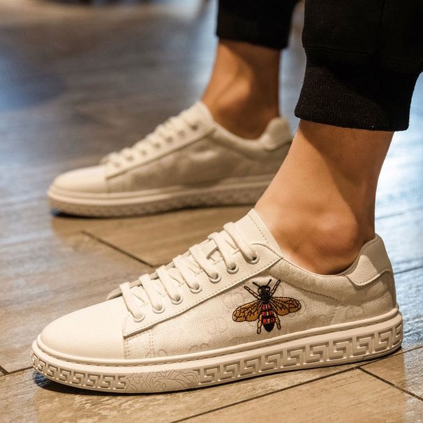 Eiropas audekla vīriešu baltās kurpes 2023. gada vasarai, jaunas, daudzpusīgas, ikdienas, modernas, elpojošas, korejiešu stila kurpes no bišu dēļa._voghion.com