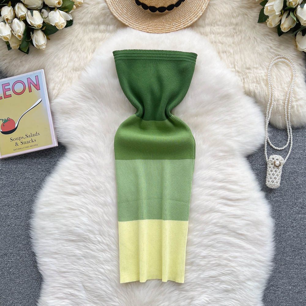 Trägerloses Strickkleid für Damen – Figurbetontes Kleid in Kontrastfarbe für den Sommer – Leichter, reifer Stil und hüftbetontes Design_voghion.com