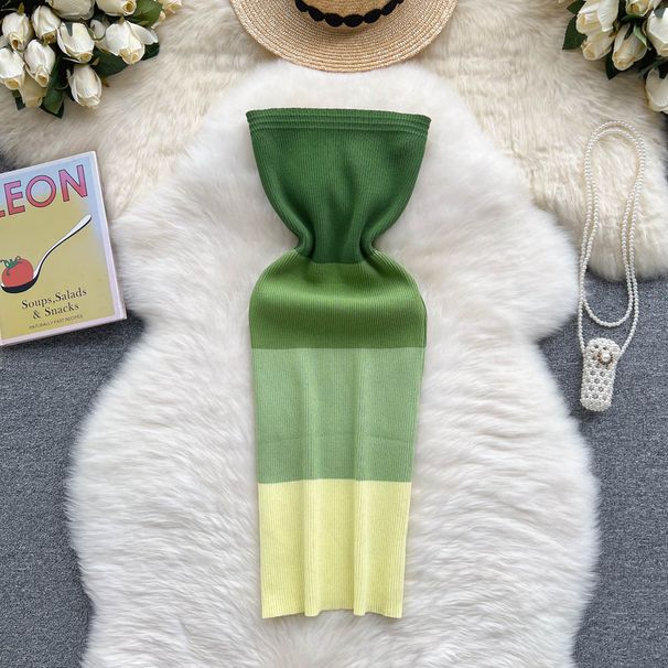 Trägerloses Strickkleid für Damen – Figurbetontes Kleid in Kontrastfarbe für den Sommer – Leichter, reifer Stil und hüftbetontes Design_voghion.com