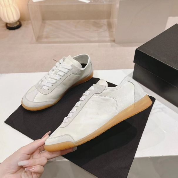 Hochwertiger neuer Artikel für Herbst und Winter 2024, kleines, duftendes Schnürschuh-Training mit flacher Unterseite und Farbblockierung aus echtem Leder_voghion.com