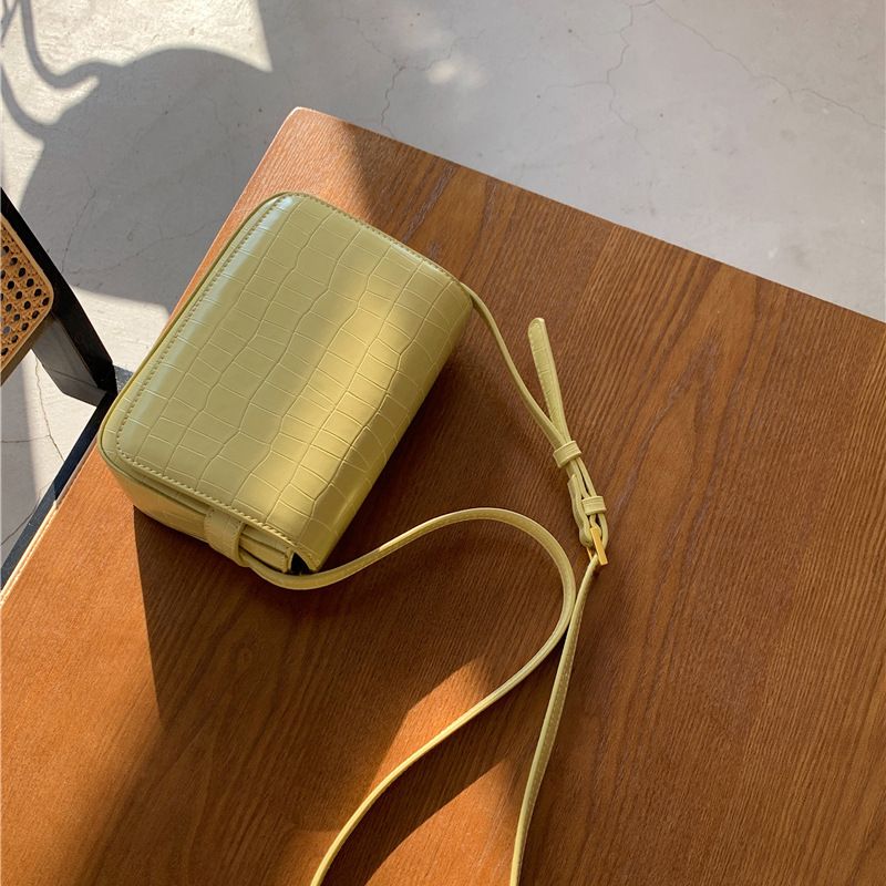 2023 Spring And Summer New Bag Women's Korean Version of Ins Small Crowd all-match single shoulder Messenger high-end small square bag_voghion.com