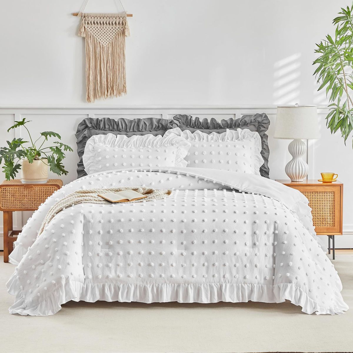White Dot Ball Ruffle Embroidery Tufts Breathable Queen Size Comforter Sets, All-Season Down-Alternative 3-Piece Bedding Set_voghion.com